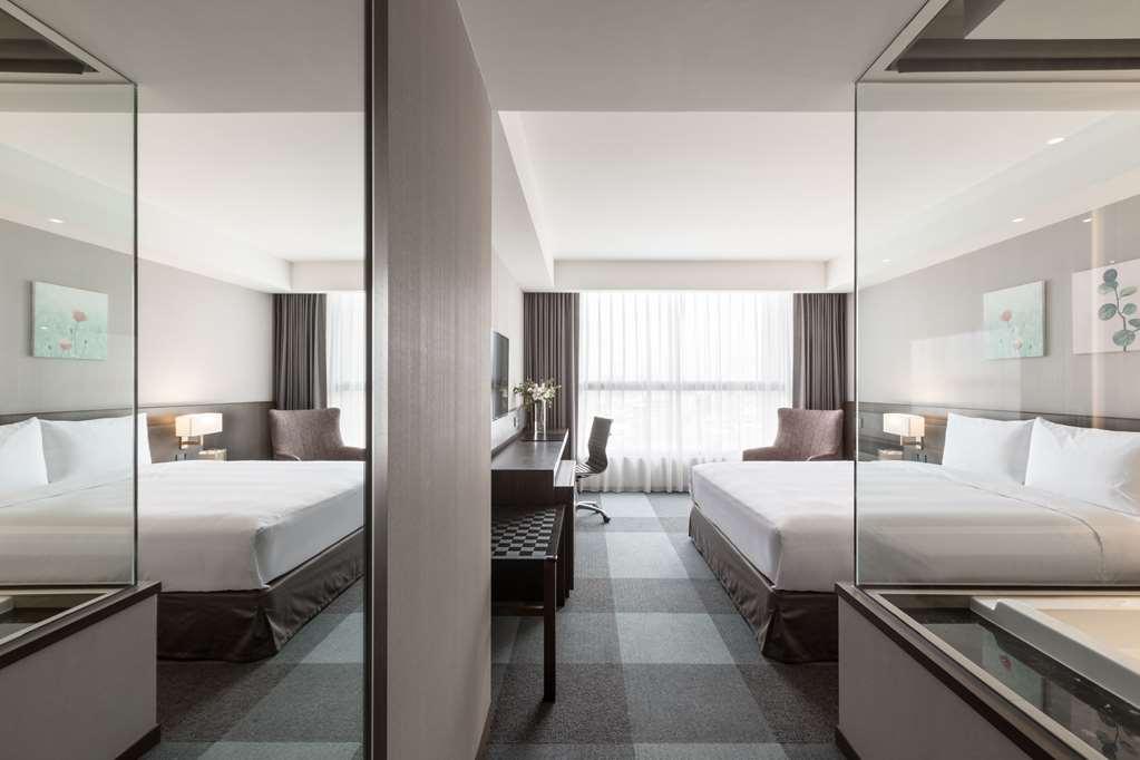 Lakeshore Hotel تاينان الغرفة الصورة