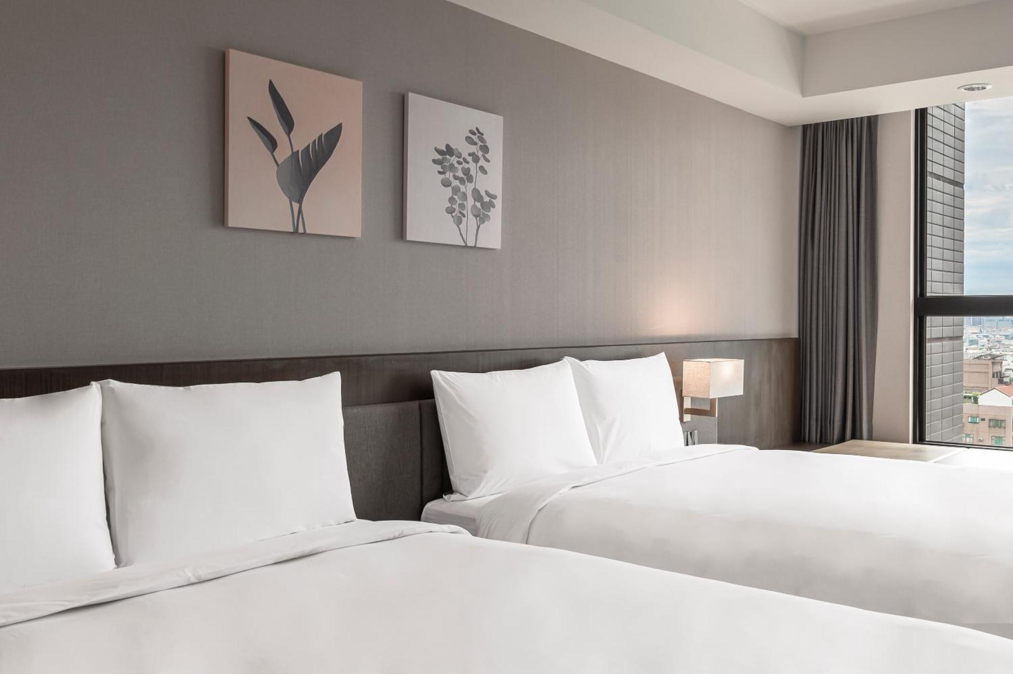 Lakeshore Hotel تاينان الغرفة الصورة